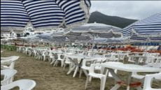 السلطات تباشر التفاعل مع شكايات احتلال الملك العمومي في شواطئ تطوان