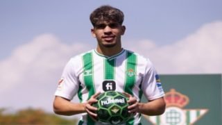 الزلزولي يشرح سبب انتقاله من البارصا إلى بيتيس