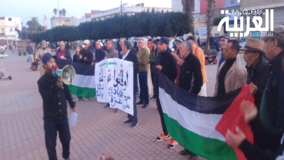الجبهة الاجتماعية المحلية بالخميسات تنظم وقفة احتجاجية تضامنية مع الشعب الفـ.ـلسـطـ.ـيني