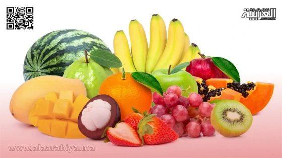 تناول سلطة الفواكه يخفض خطر الإصابة بأعراض الاكتئاب مع التقدم في العمر