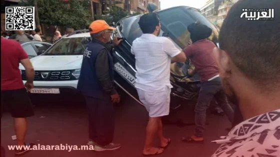 انقلاب سيارة .. حادث سير مروع بشارع محمد الخامس في مراكش يخلف جريحا وأضرارا مادية