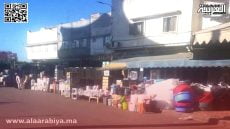 الأمن الوطني يبادر إلى تحرير الملك العمومي “المحتل” بمدينة الخميسات وأصوات تنادي بفتح تحقيق مركزي حول “السيبة”