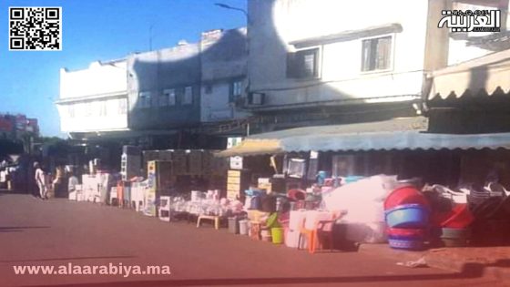 الأمن الوطني يبادر إلى تحرير الملك العمومي “المحتل” بمدينة الخميسات وأصوات تنادي بفتح تحقيق مركزي حول “السيبة”