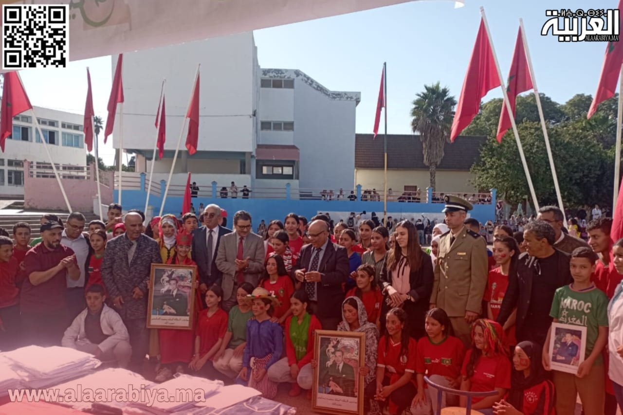 في ذكرى المسيرة الخضراء .. ثانوية ابن اجروم الاعدادية بمدينة تيفلت تتألق وتصنع الحدث