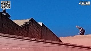 إصابة عميد شرطة وعون للسلطة المحلية بتيفلت بالحجارة أثناء تدخلهم بحي الأمل لتني شاب على عدم الانتحار 
	