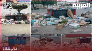 عمال النظافة بمدينة الخميسات يضربون عن العمل للمطالبة بأجورهم والمدينة تغرق في الأزبال