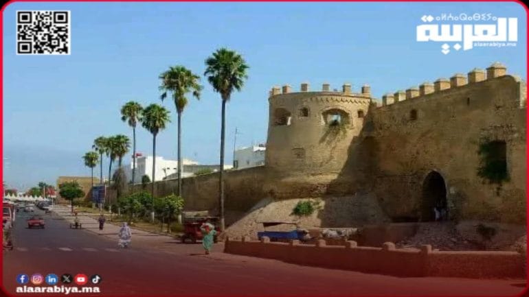 أزمور… المدينة التي يخنقها الحاجز قبل أن تعانق زوارها