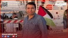 النقابة الوطنية للصحافة المغربية تدين مداهمة واعتقال طاقم سفينة “حنظلة” وتطالب بالإفراج الفوري عن الصحفي محمد البقالي