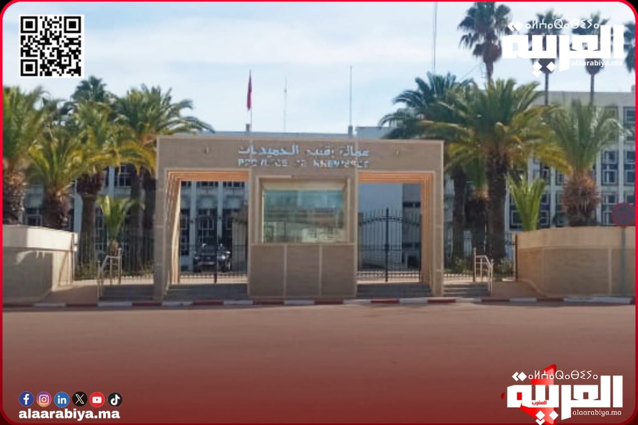 فعاليات جمعوية وسياسية تتساءل عن أهداف وأسباب تكريم مدير ديوان عامل إقليم الخميسات؟