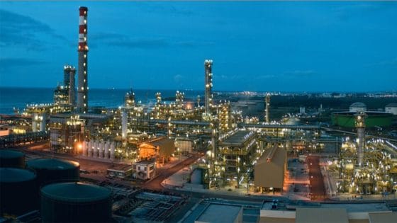 البرلمانيون يطالبون باعادة تشغيل “سامير” لضمان السيادة الطاقية وتخفيض اسعار المحروقات