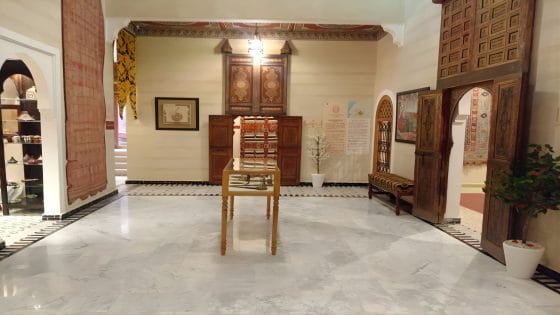 دار الثقافة للزرابي: نافذة ساحرة على روح المغرب وتراثه المنسوج في مراكش