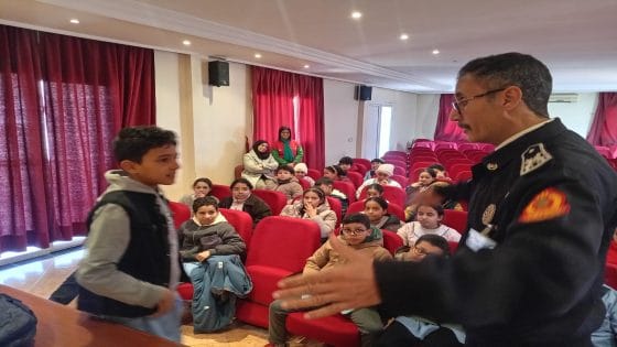 أمن مراكش يعزز الوعي المدرسي: ندوة تحسيسية بمؤسسة العمراني حول مخاطر العنف