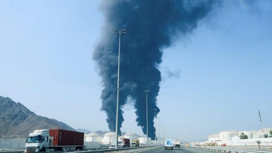 الإمارات .. استهداف جديد بطائرات مسيرة يتسبب في نشوب حريق بمنطقة الفجيرة للصناعات البترولية