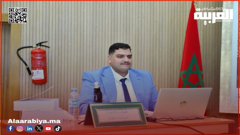 أدم أيت بنلعسل يناقش دكتوراه حول خطاب الأزمات السياسية الدولية