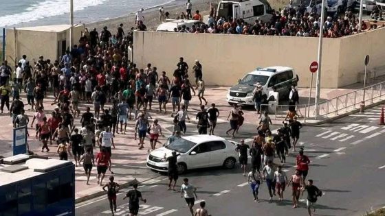 السلطات الإسبانية تباشر ترحيل 63 مهاجرا جزائريا من سبتة المحتلة نحو بلدهم الأصلي
